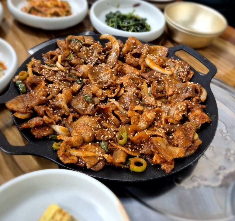 클럽하우스 대식당 이미지