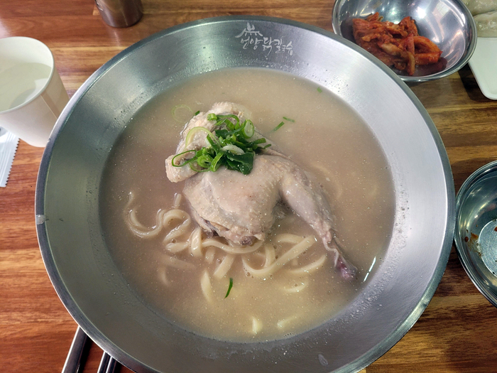 언양닭칼국수통도사점 이미지
