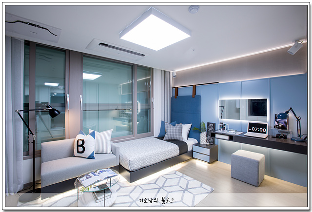 중앙유리，페인트 이미지