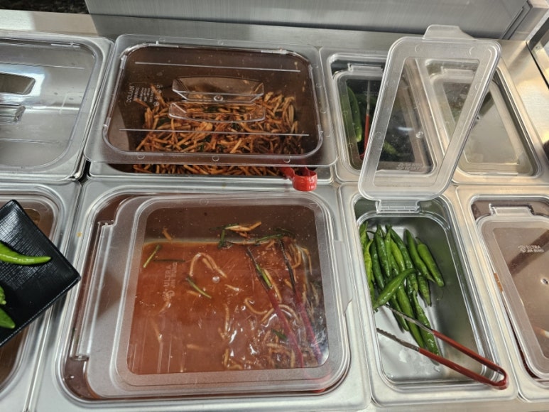 신촌흑마늘칼국수 이미지