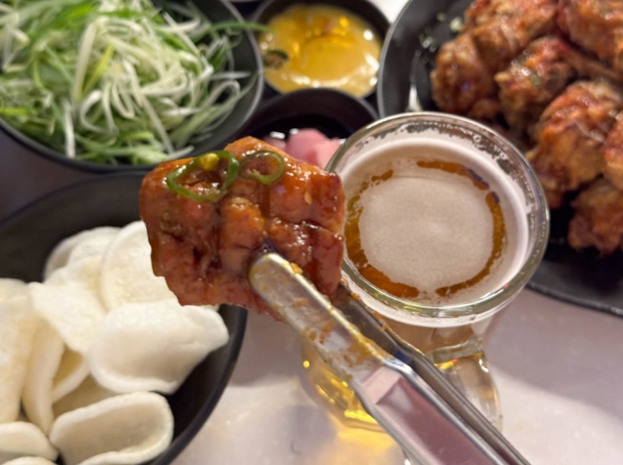 꼬꼬숯불두마리치킨 이미지