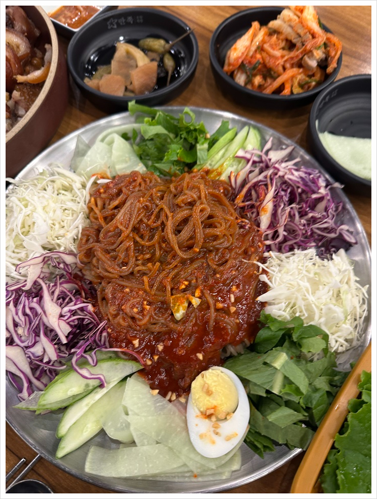 더오향족발 이미지