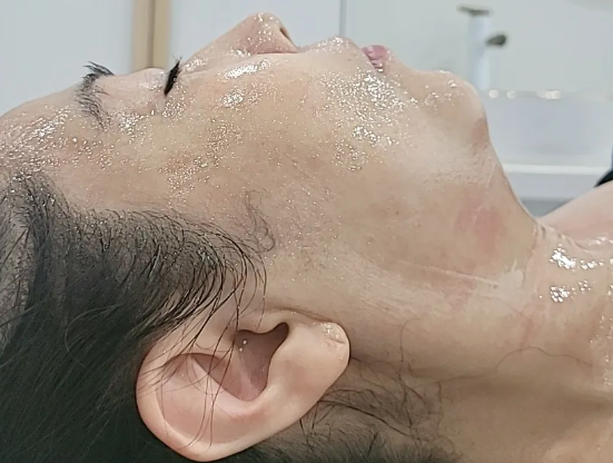 투턱 이미지