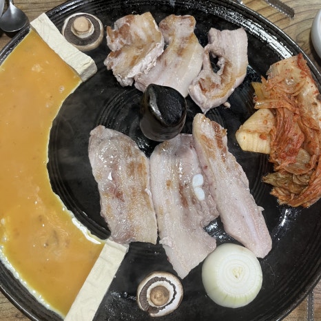 솥뚜껑 이미지
