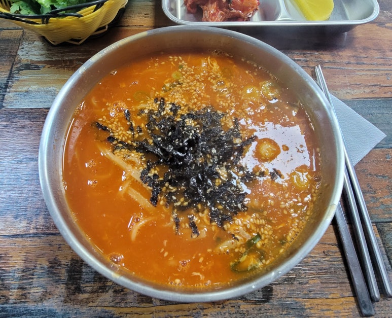 명호공주얼큰이칼국수 이미지