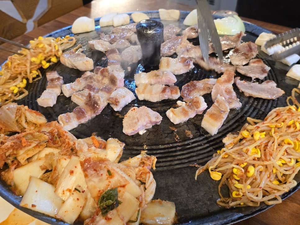 빨리와솥뚜껑삼겹살 이미지