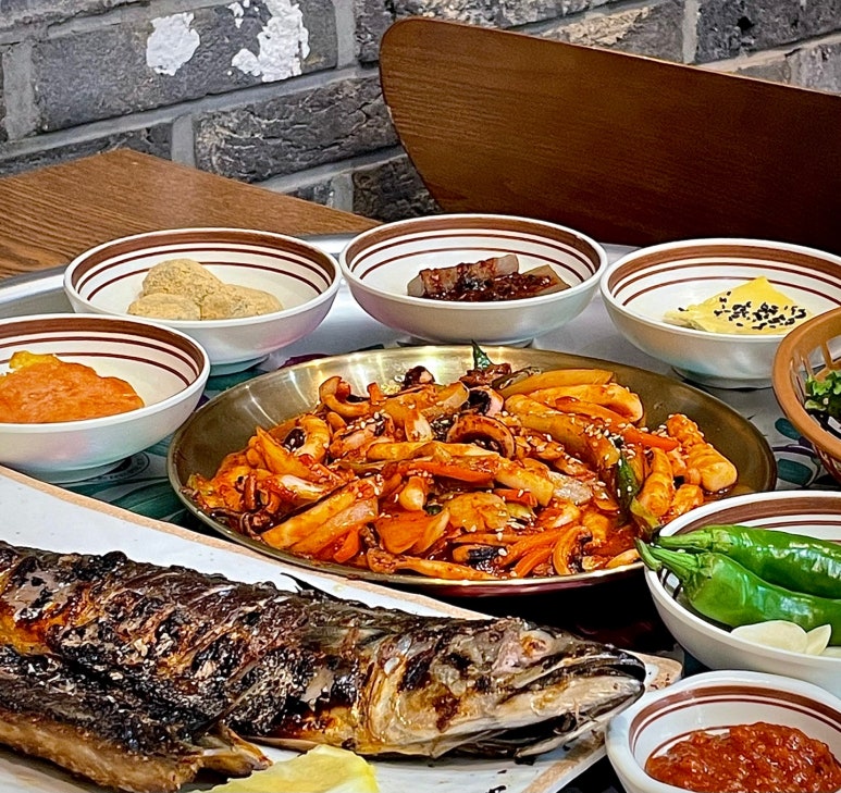 오봉식탁 위례점 이미지