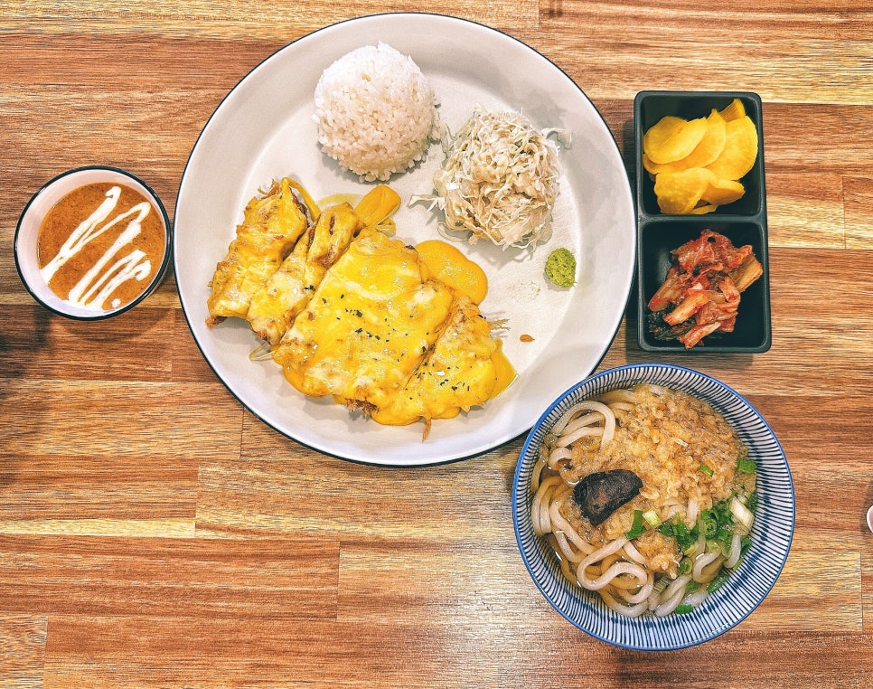 서비우동돈까스 이미지