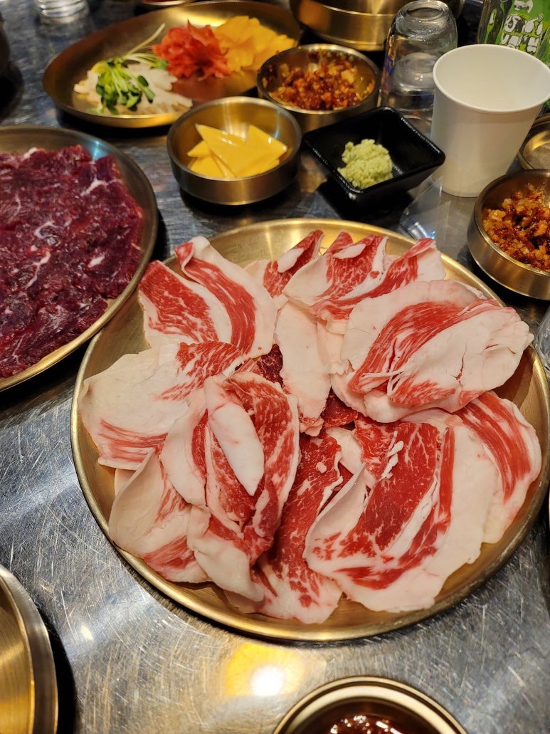 소소암소한우뭉티기 이미지