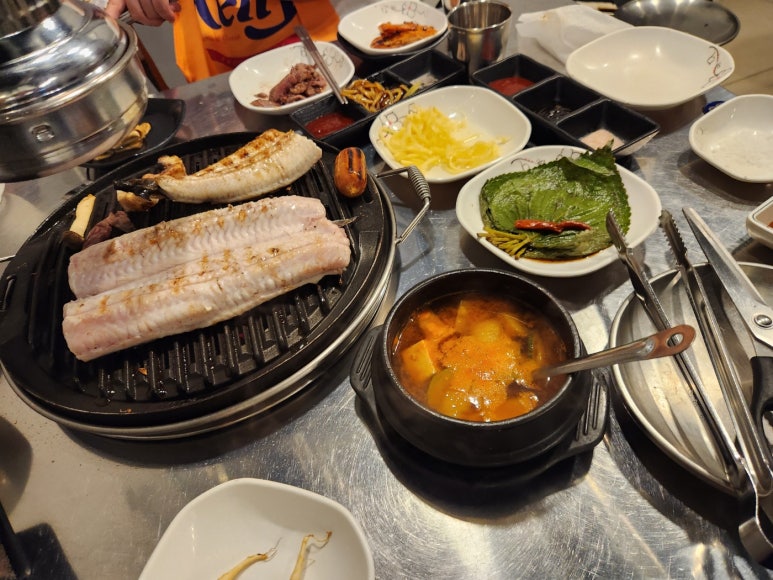 처음본명품민물장어 이미지