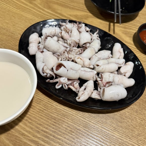 국수먹는꼴뚜기 이미지