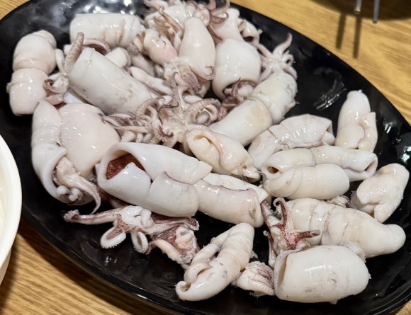 국수먹는꼴뚜기 이미지