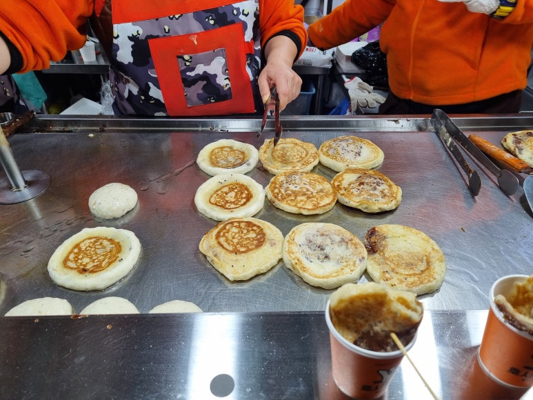 호시탐탐광장 이미지