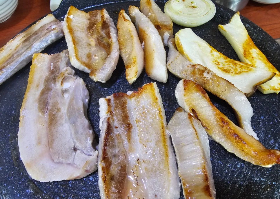 장터솥뚜껑삼겹살 이미지