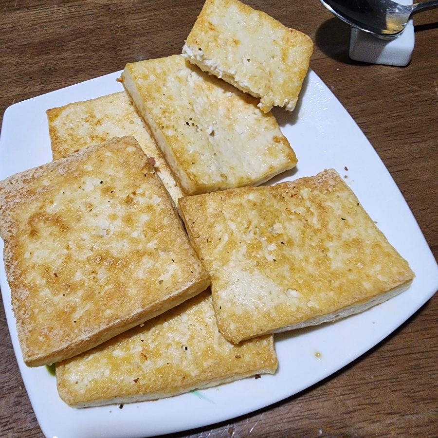 고귀한식탁 이미지