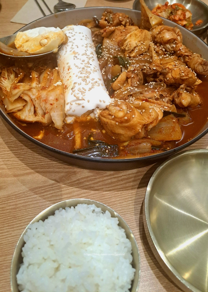 시월찜닭 이미지