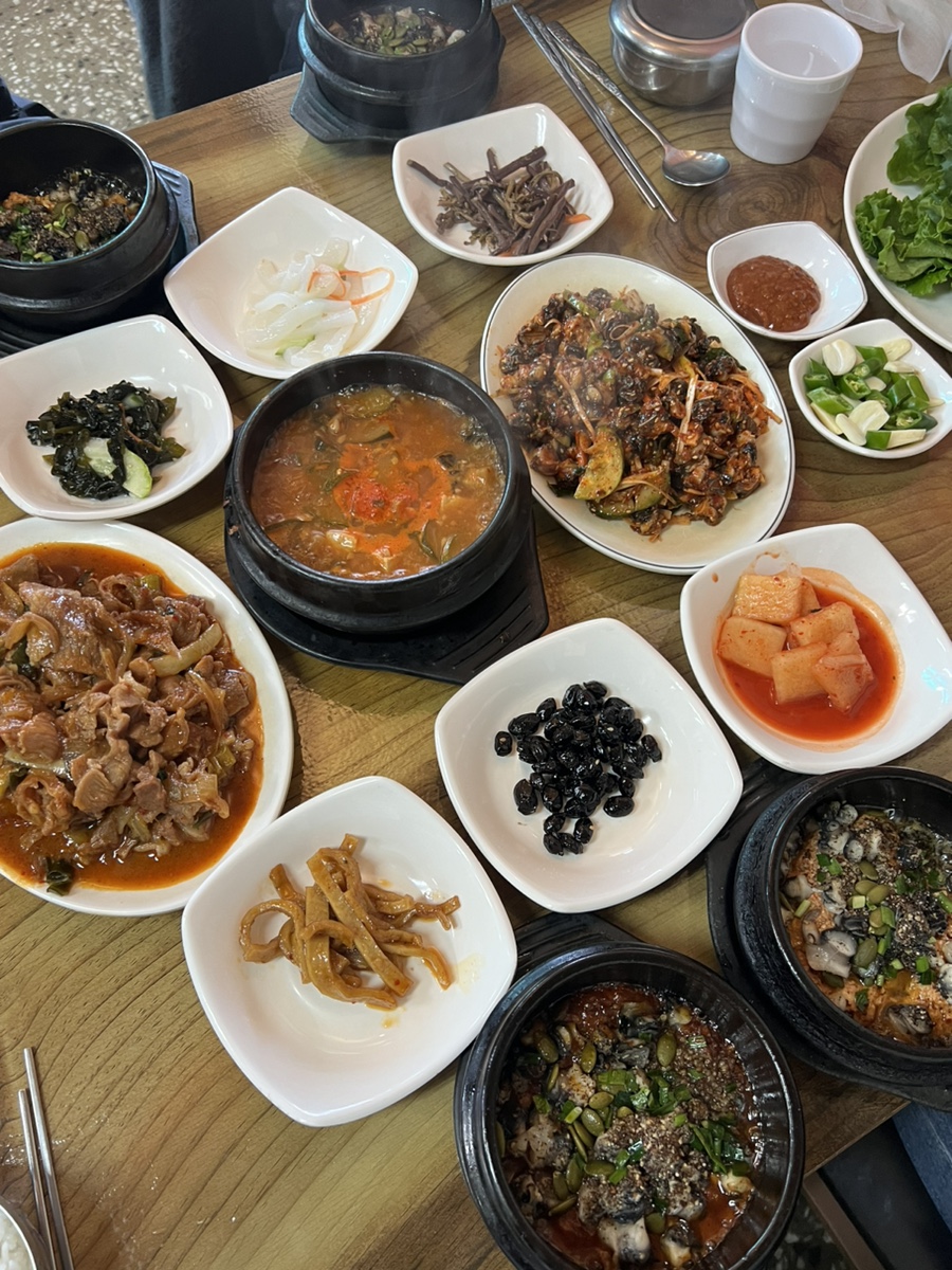 우렁쌈밥 이미지