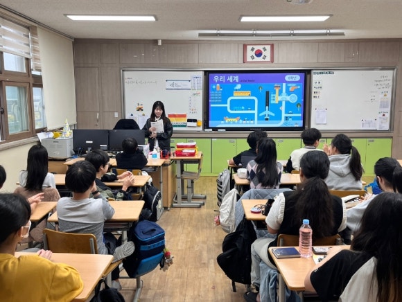 아침일찍일어나는참새 이미지