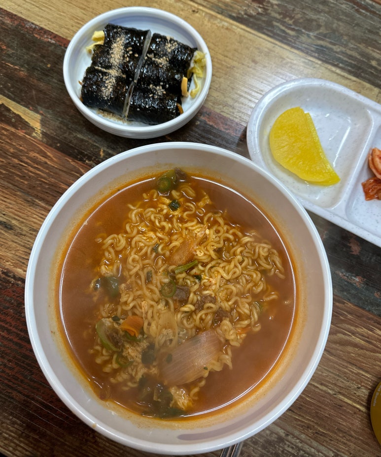 맘스김밥 이미지