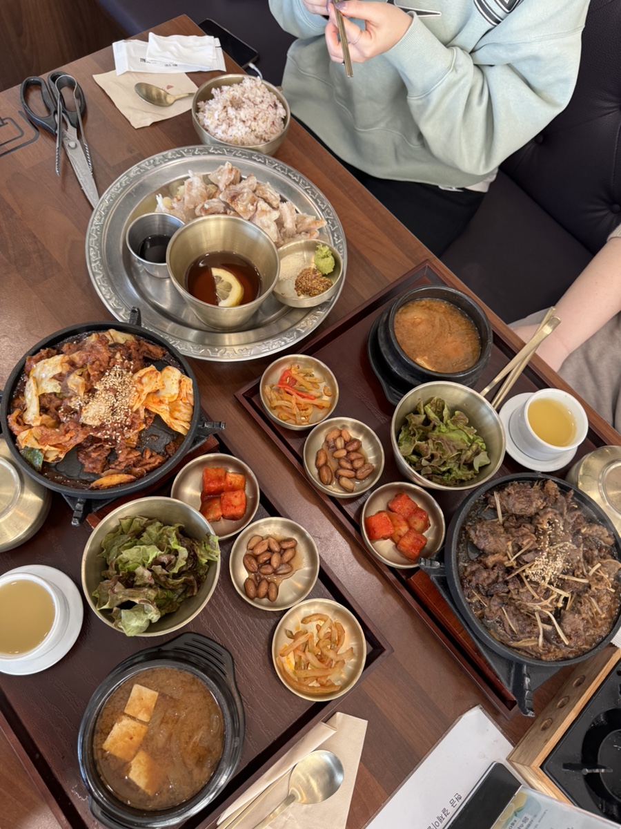 세자매밥집과밥 이미지