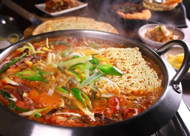 롱쓰부대찌개 이미지