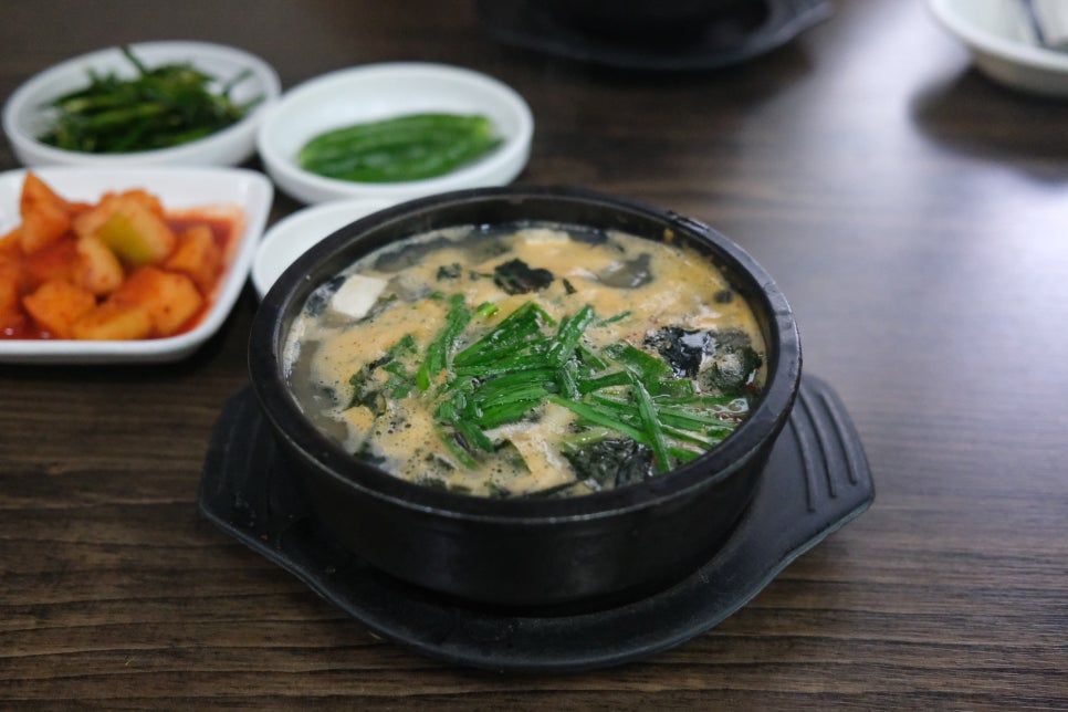 미가네굴국밥 이미지