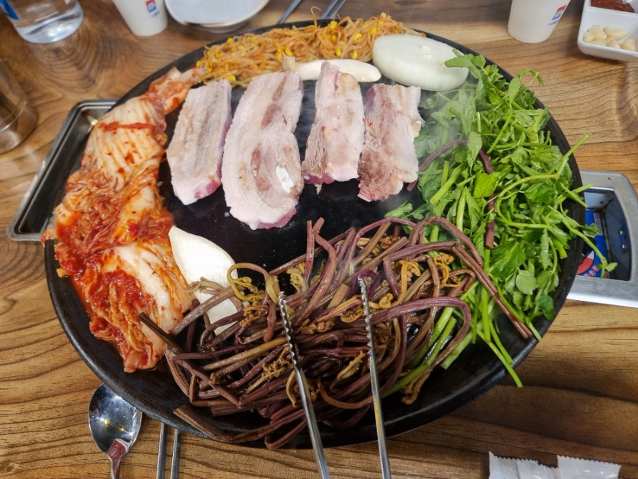 교하솥뚜껑삼겹살 이미지