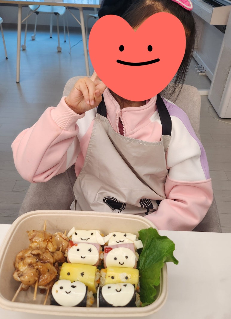 엄지척닭꼬치 이미지