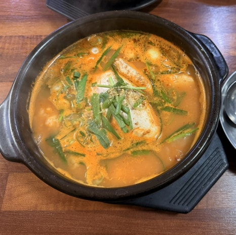 닭한마리국밥 이미지