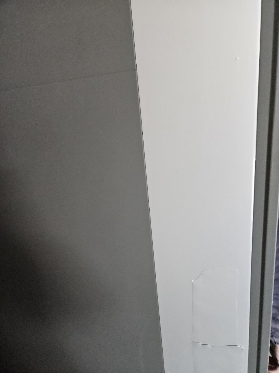 영등포 오피스텔 현관문 잘못 뚫은 도어락 구멍 — 문은 그대로, 구멍만 메움 — 현장 사진 4
