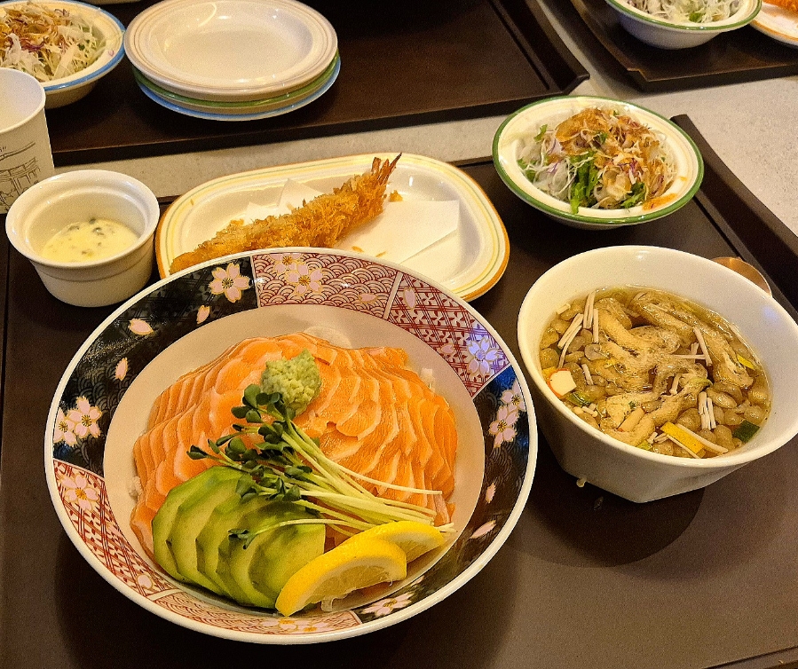 사야스시앤카츠 유니시티직영점 이미지