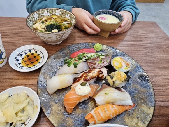 금화초밥 이미지