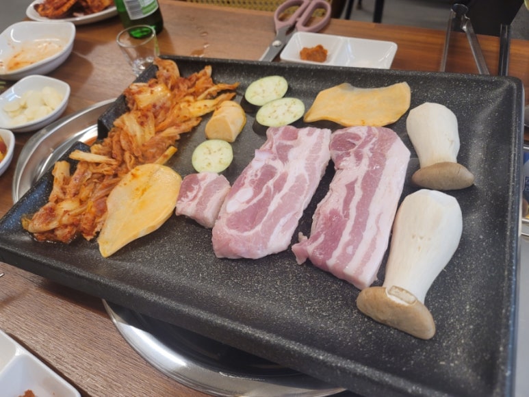 윤실식당 이미지