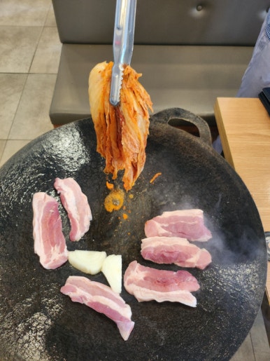 솥뚜껑 이미지