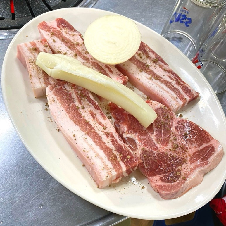 대박통돼지왕소금구이 이미지