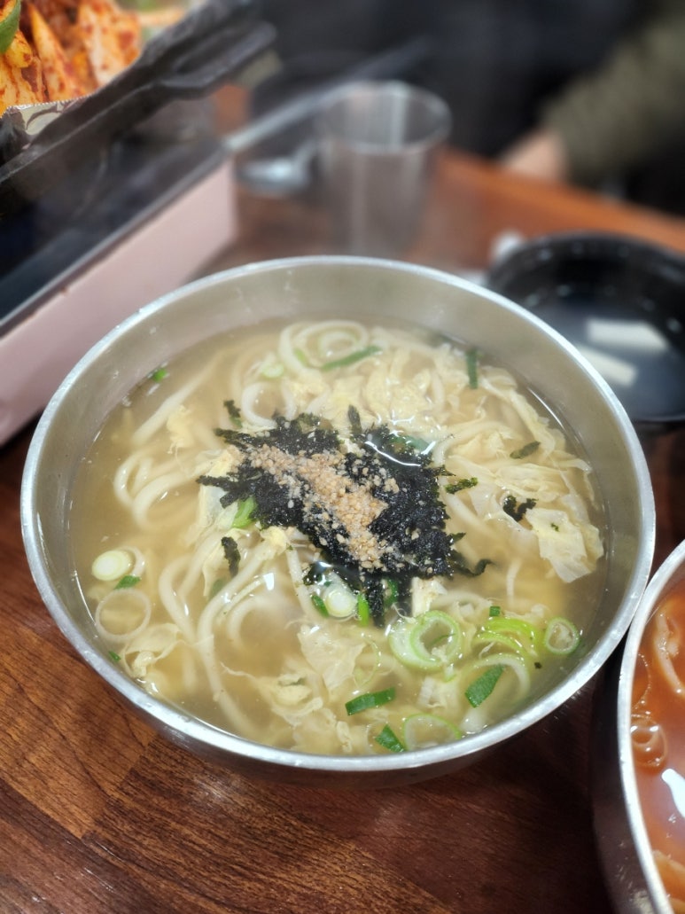 얼큰이칼국수와쭈꾸미 이미지