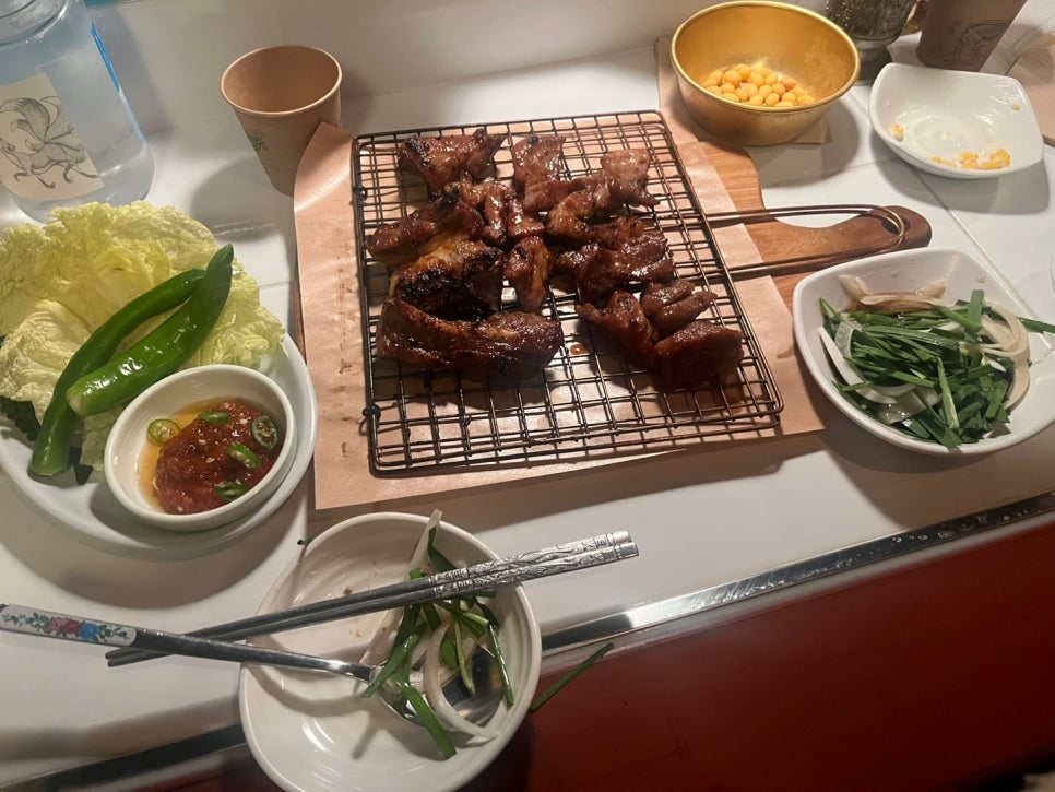 황금 돼지 포차 이미지
