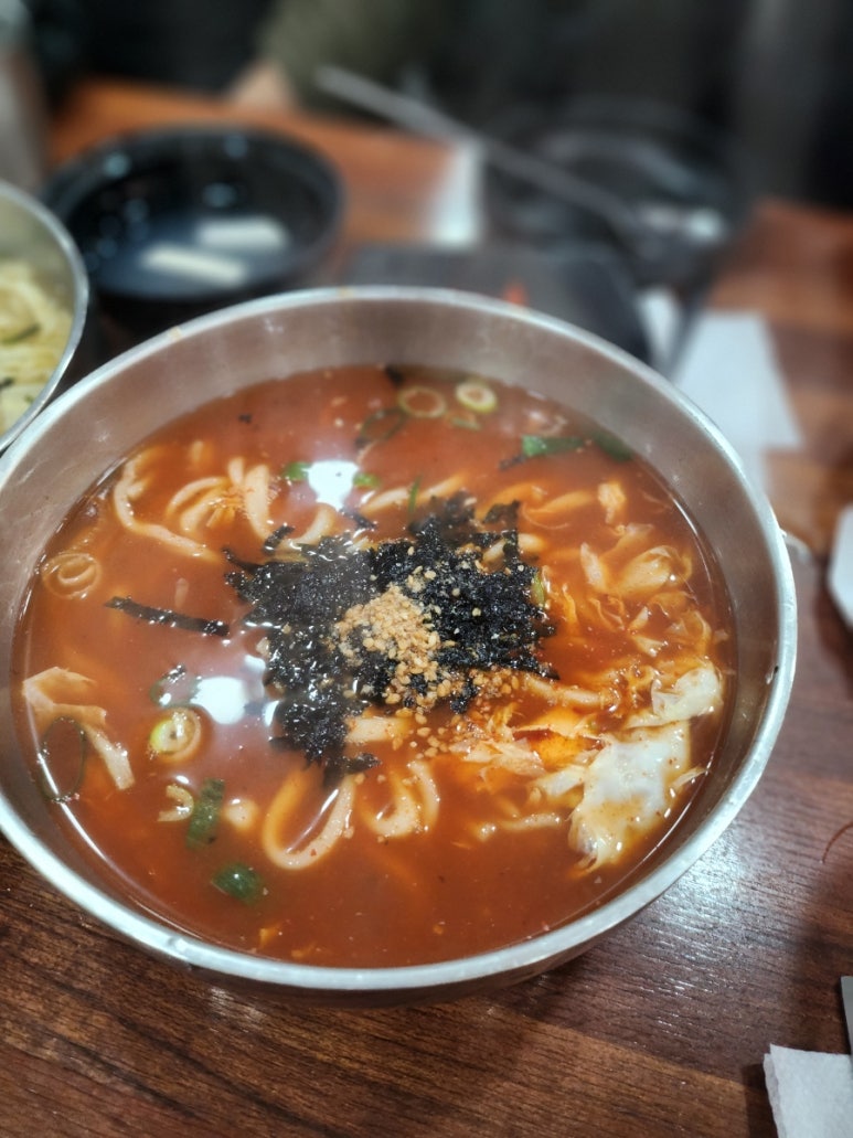 얼큰이칼국수와쭈꾸미 이미지