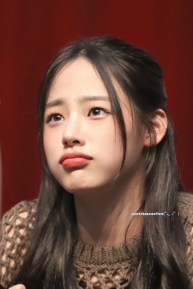 뉴진스 빨강 이미지