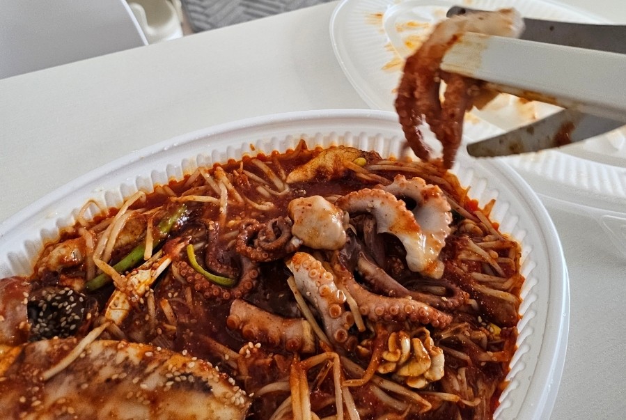 먹깨비아구알고니찜 이미지