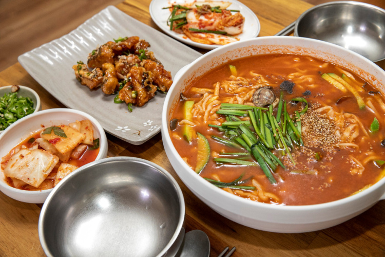 칼국수먹는날 이미지