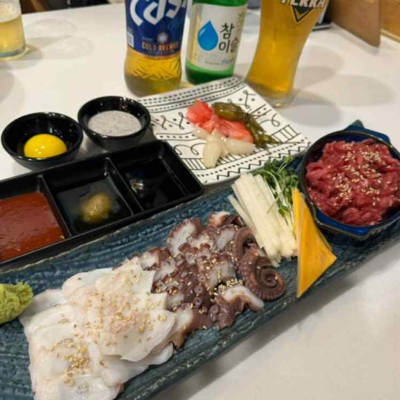 육회야문연어 이미지
