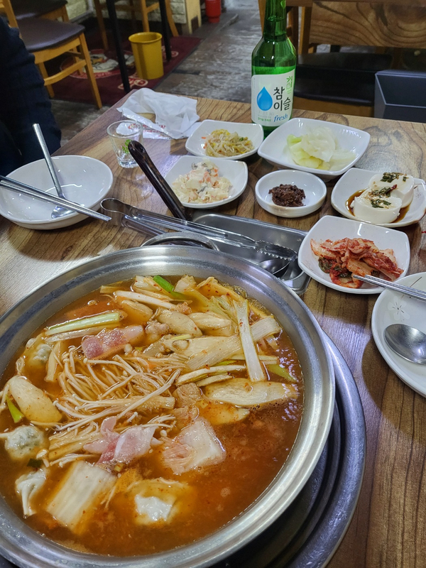 복사랑부대찌개&명태&쭈갑골 김포공항점 대표 사진