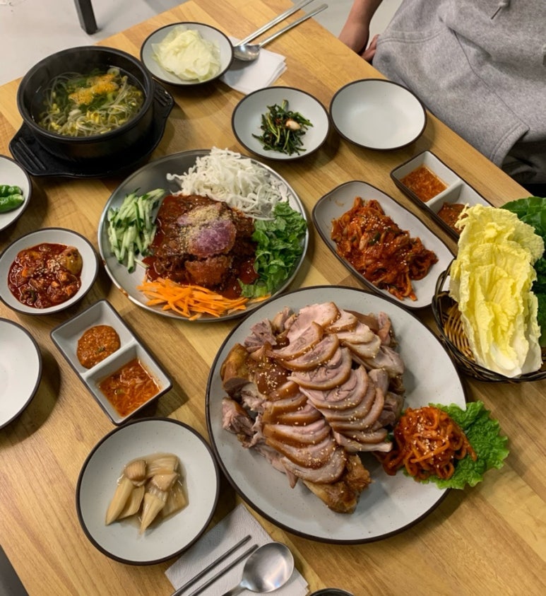 제주장충왕족발 이미지