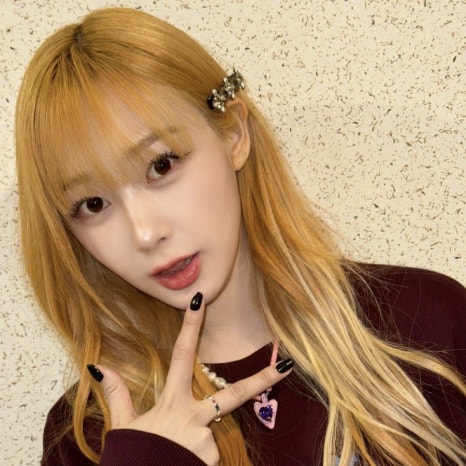 금발 미용실 이미지