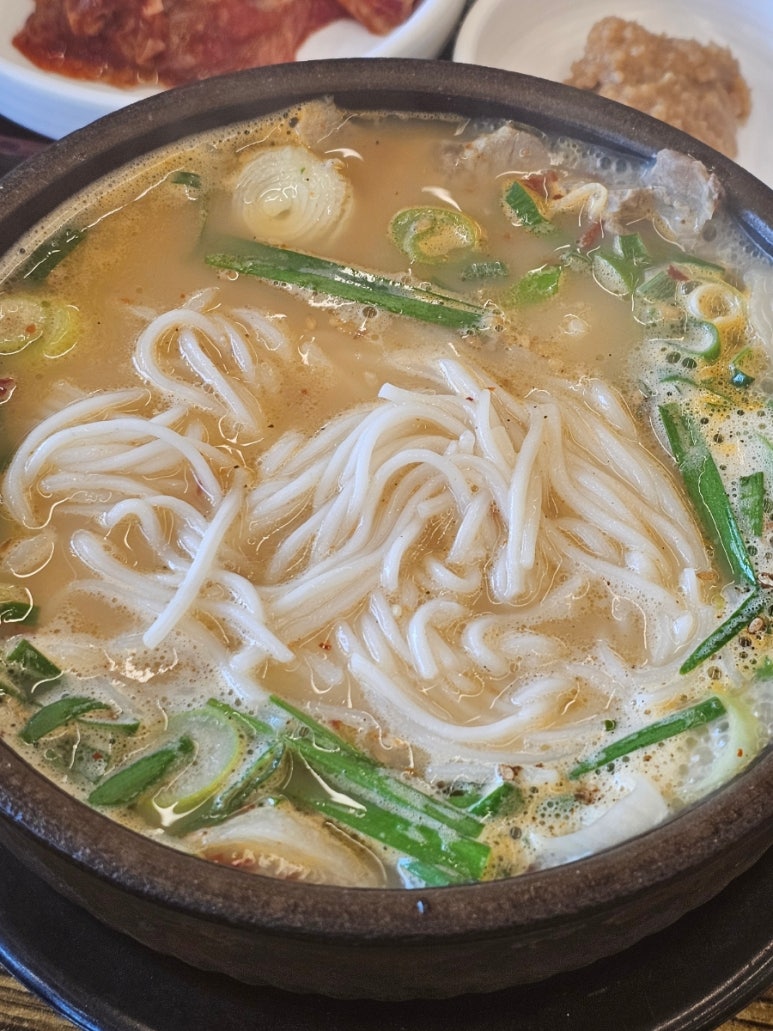 출근길 돼지국밥 이미지
