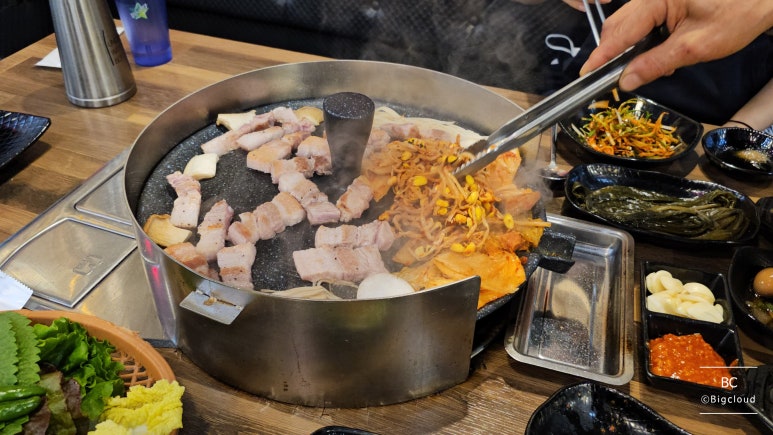 동산 솥뚜껑삼겹살 이미지