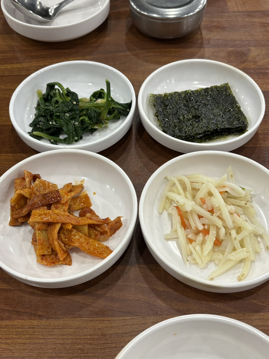 이은영모듬김치찌개 인계본점 이미지