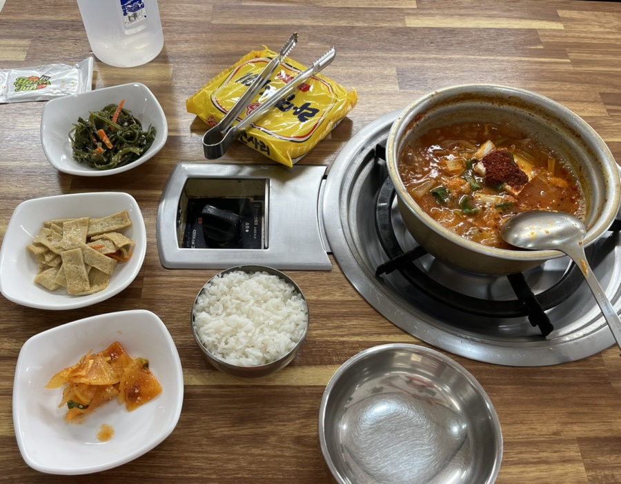 춘천닭갈비vs양푼이김치찌개 이미지