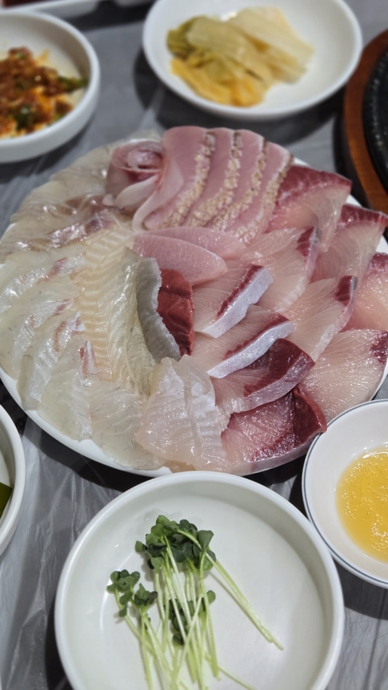 칼맛나는푸짐한횟집 이미지